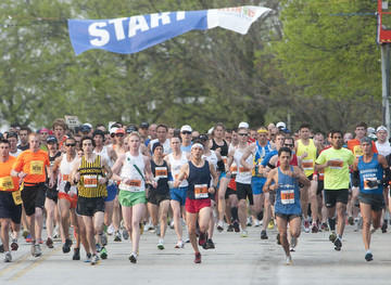 Starting line at 2011 Illinois Marathon.